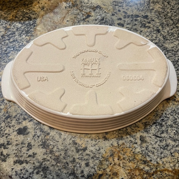 NEW The Pampered Chef New Traditions VANILLA Small Oval Baker 9X6 Retired Stone - Picture 3 of 8